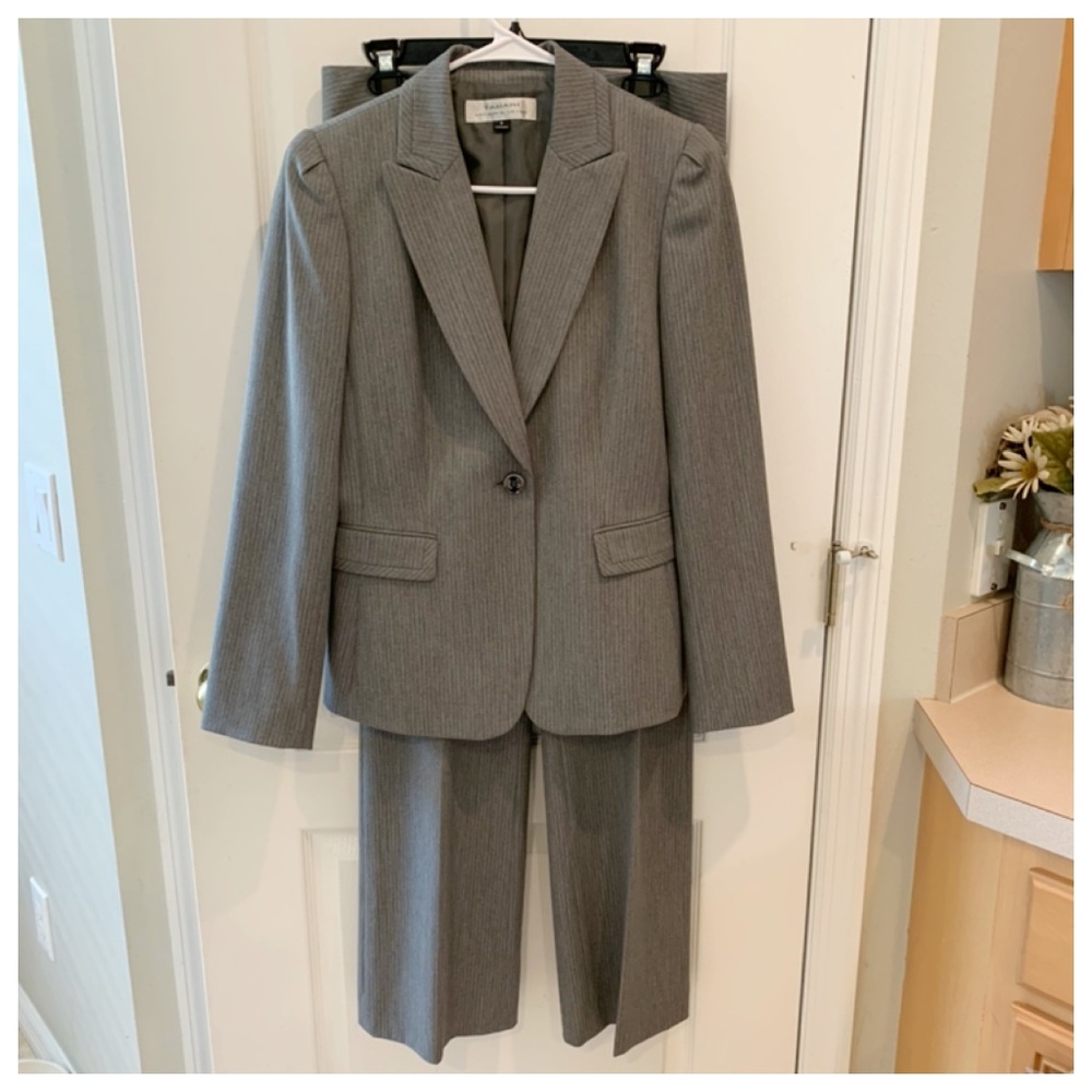 Tahari ASL Suit Size 8